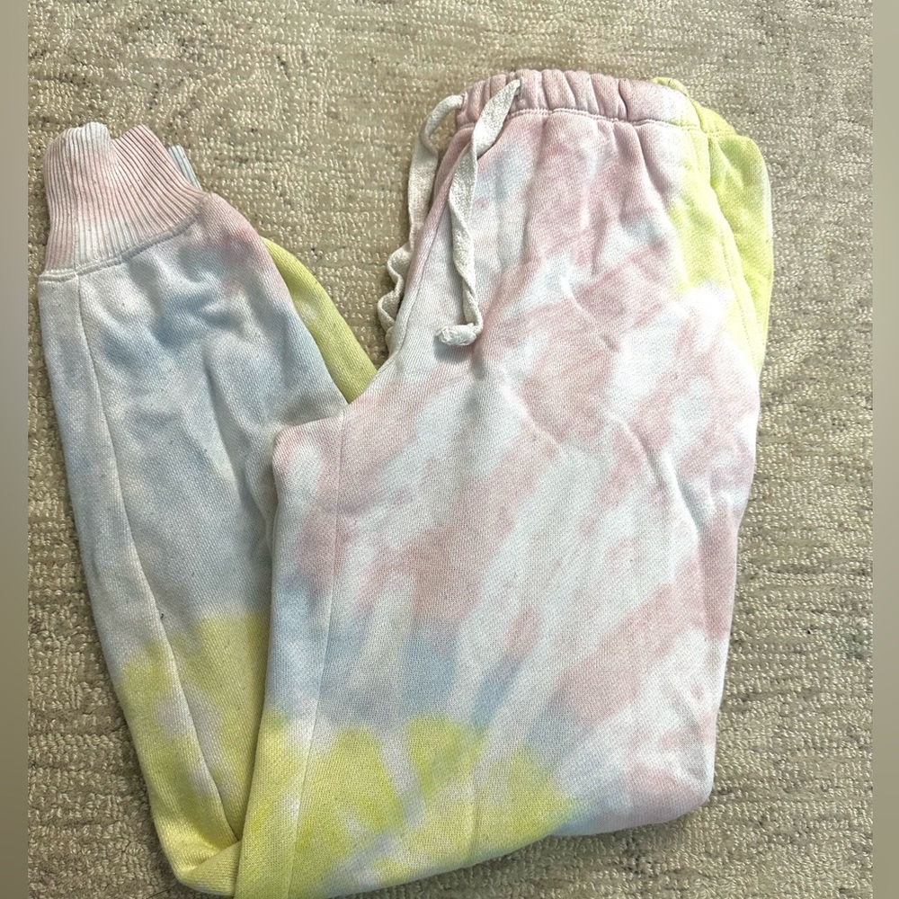 AERIE jogger sweatpants tie-dye pink,yellow, and blue with pockets!